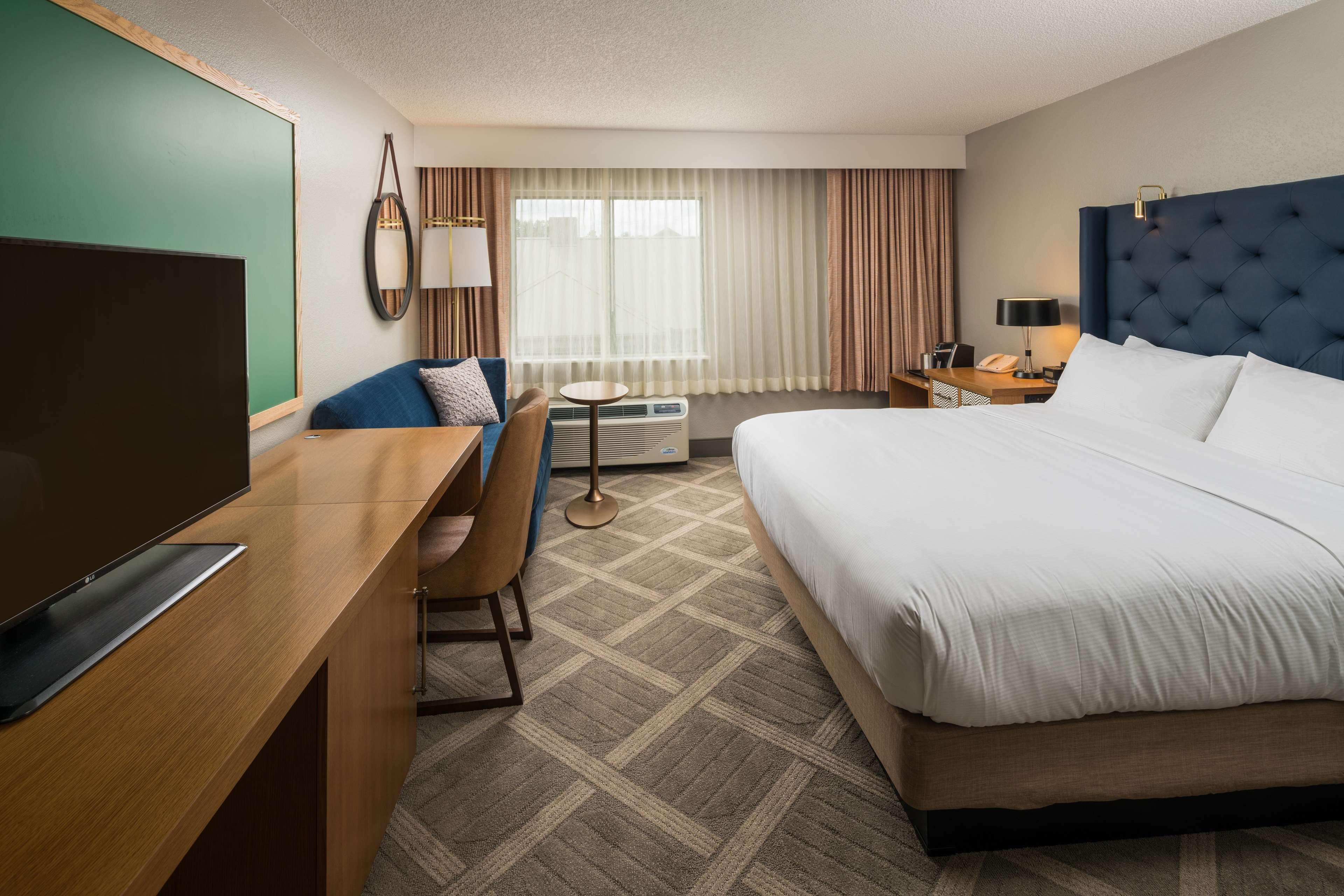 Doubletree By Hilton Gainesville Exterior photo