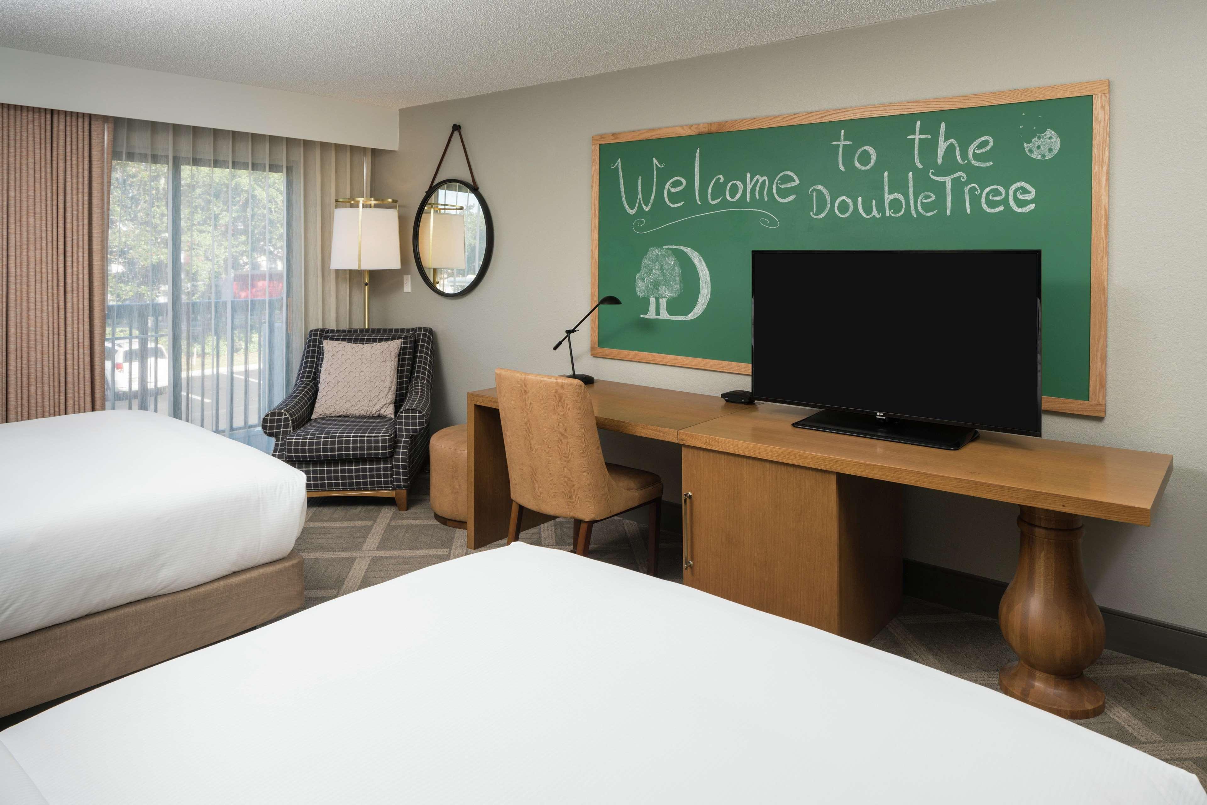 Doubletree By Hilton Gainesville Exterior photo