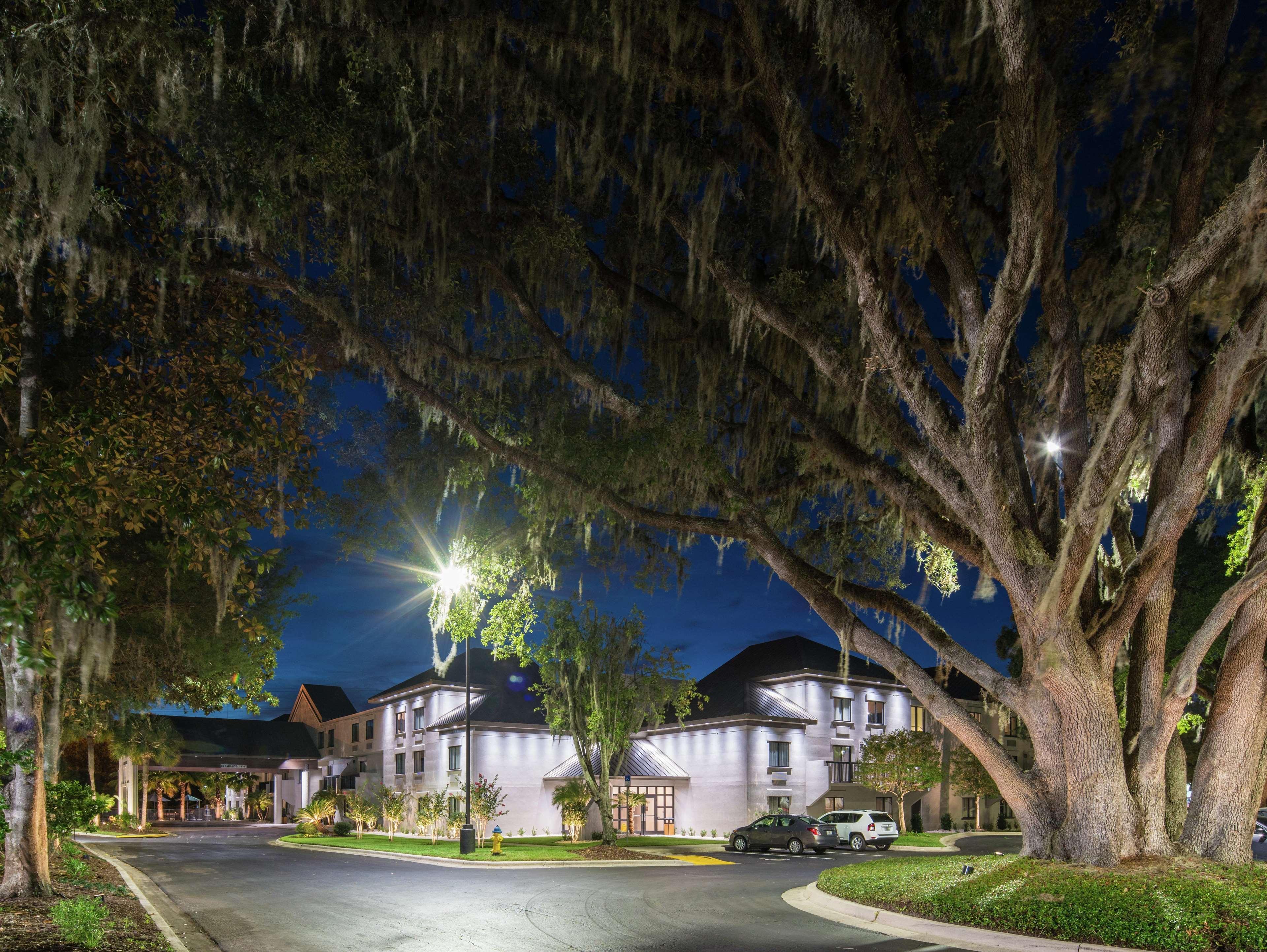 Doubletree By Hilton Gainesville Exterior photo