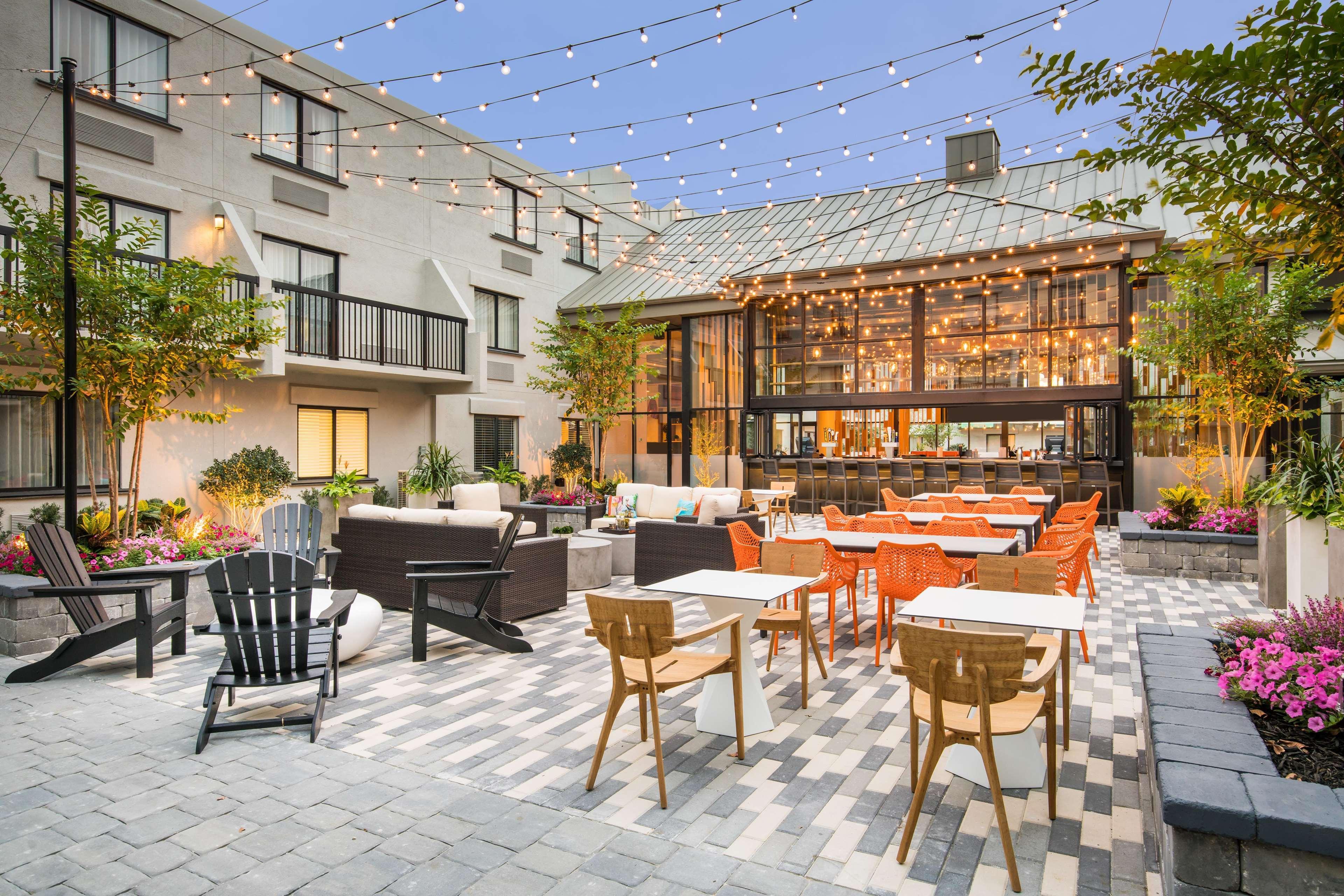 Doubletree By Hilton Gainesville Exterior photo