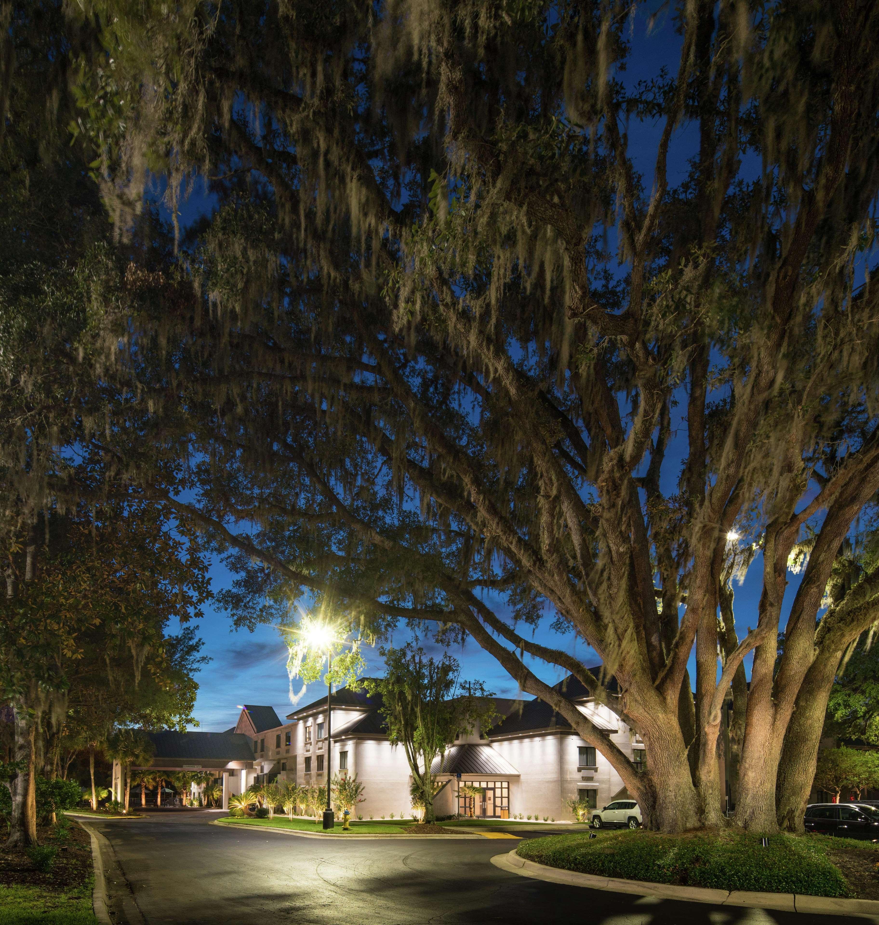 Doubletree By Hilton Gainesville Exterior photo