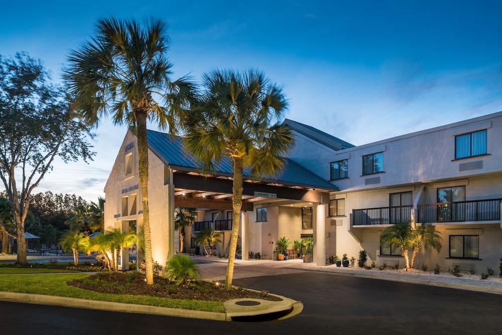 Doubletree By Hilton Gainesville Exterior photo